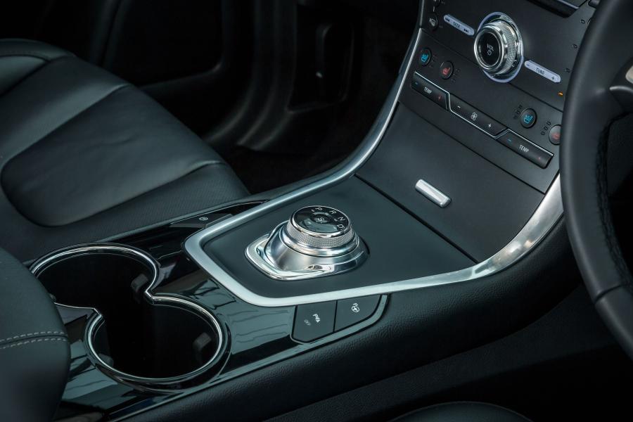 Детали интерьера Ford Endura Titanium 2018 года  (фото 26 из 32)